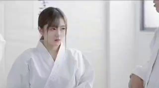 女神我是一只啾-黑毛衣